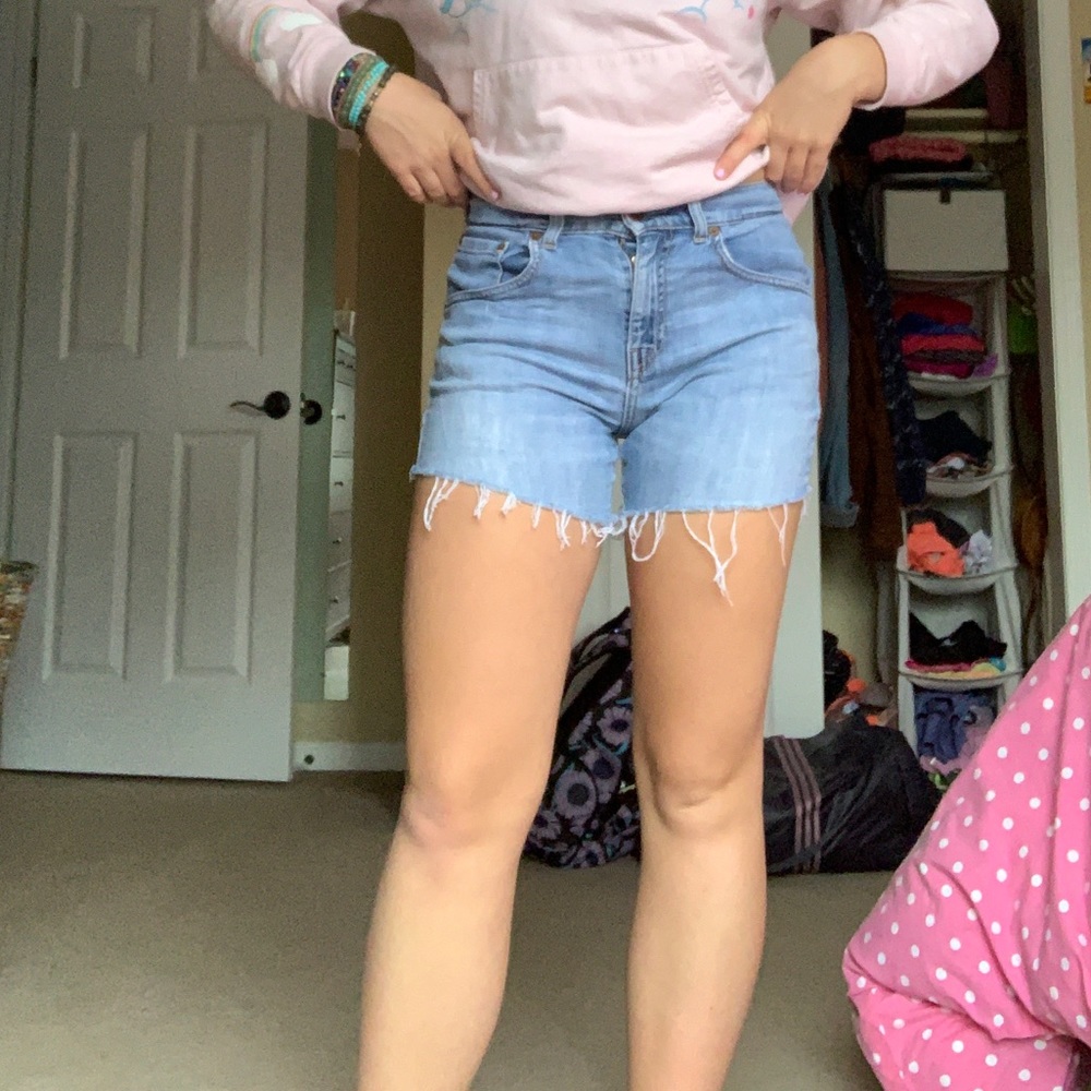 VINTAGE LEVI SHORTS!